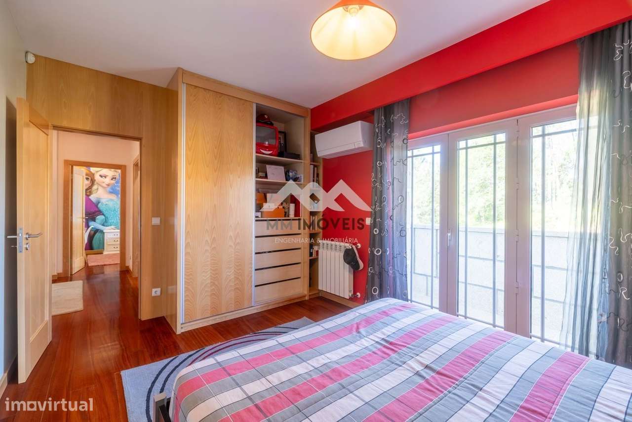 Moradia T4 | Piscina | Jardim | 4 frentes | Praia Fluvial-42