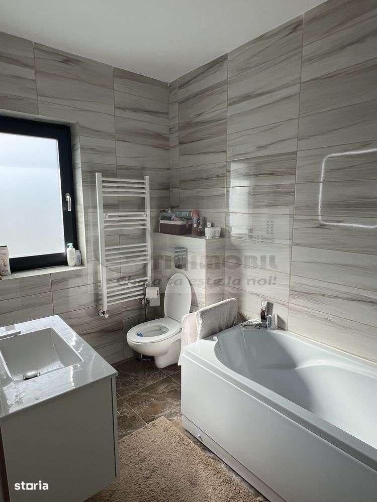 Casa modern mobilata cu 4 camere, 2 bai si terasa - capat CUG - 950€ - Imagine principală: 5/8