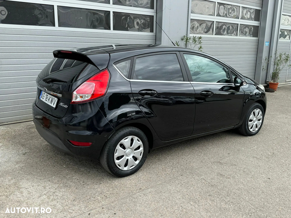 Ford Fiesta 1.6 TDCi DPF Titanium - 15