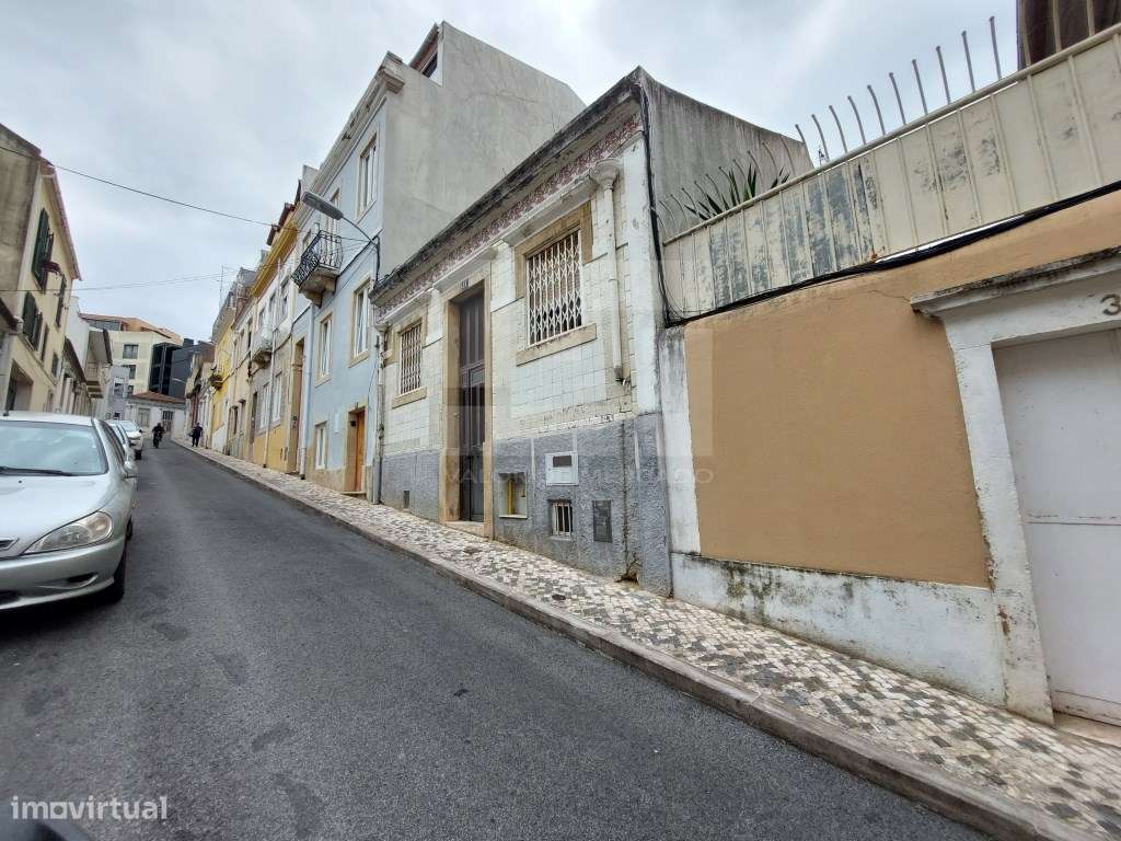 Prédio para construção em Campolide-17
