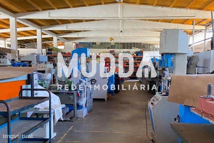 Espaçoso Pavilhão na Zona Industrial de São João da Madeira-20