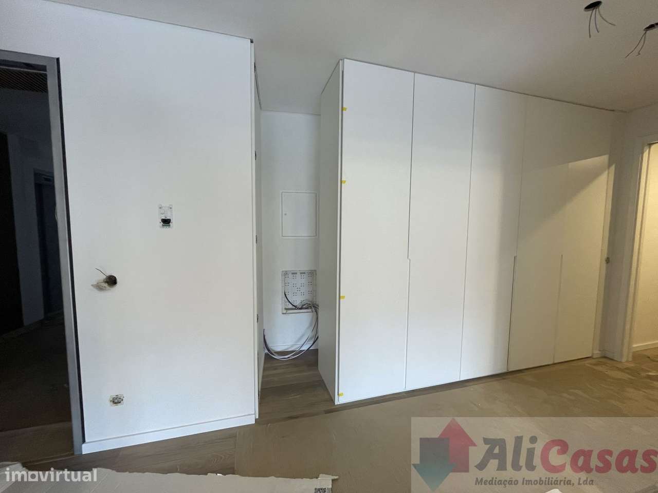 **Apartamento Único à Venda com vista para a Baía**-22