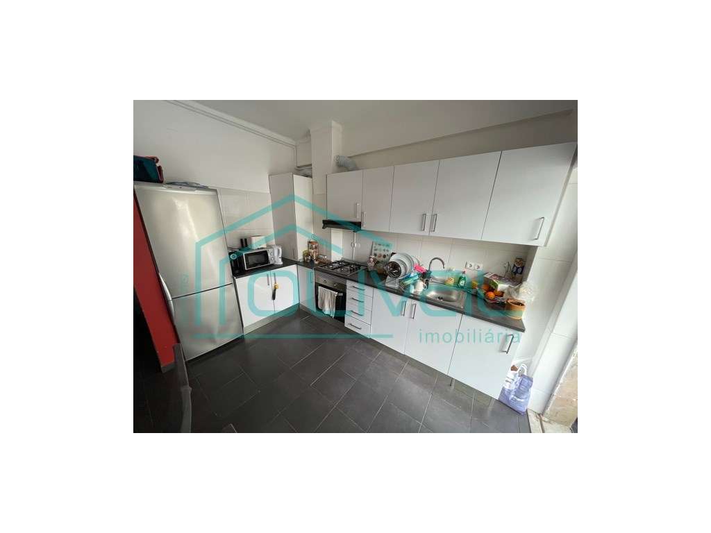 Agradável apartamento de Tipologia T2 no centro da cidade de Alverca - Grande imagem: 4/12