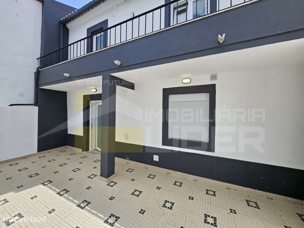 Moradia T4 na Freixofeira a 5 minutos da Freiria. 
Espaço, confort...-3