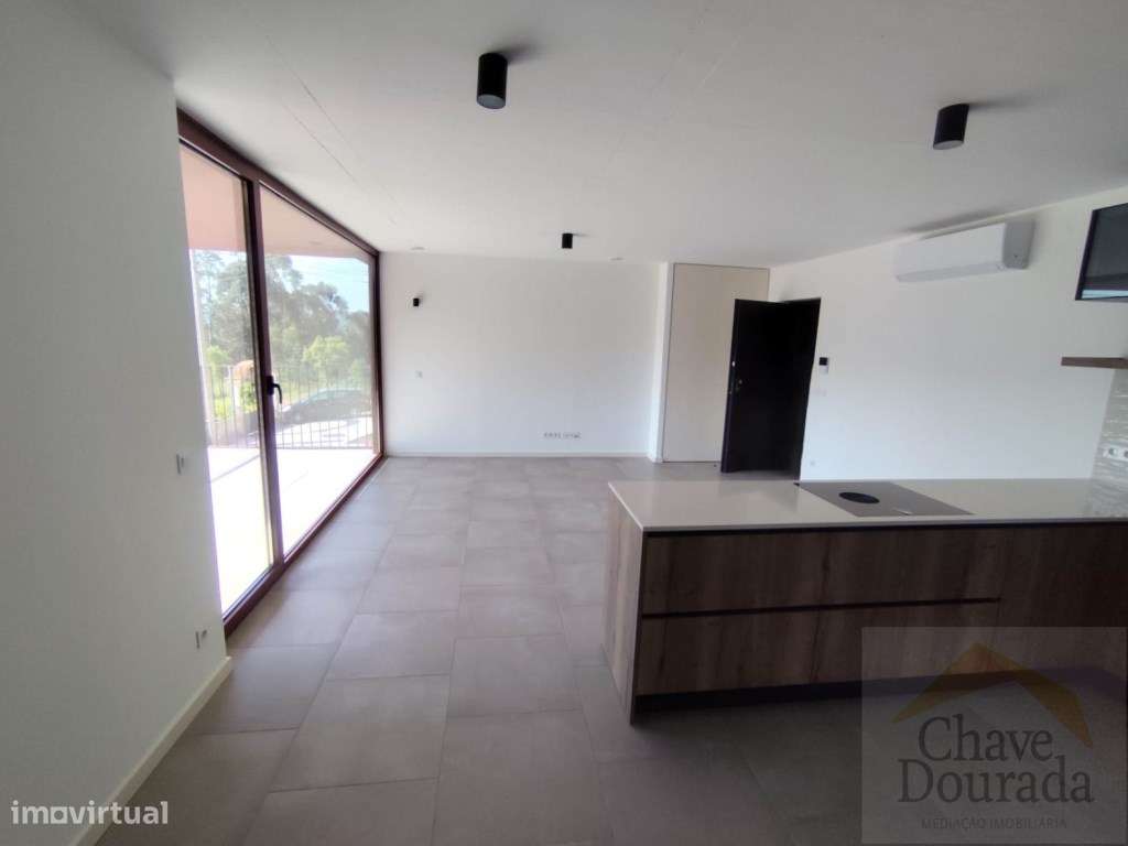 Apartamento T2 com 100m2 novo no Areeiro-8