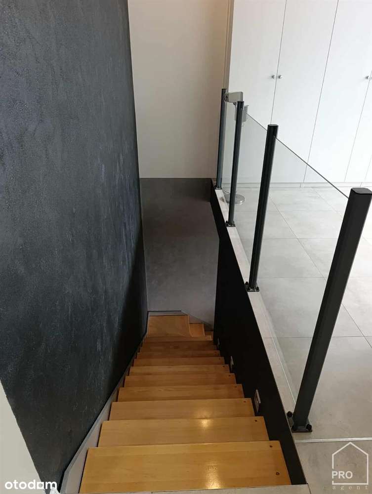 Dwupoziomowe mieszkanie w pobliżu radiostacji-8