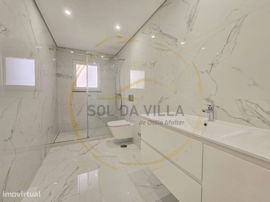 Moradia T4 Isolada com piscina - Valadares, Corroios - 750.000€-13