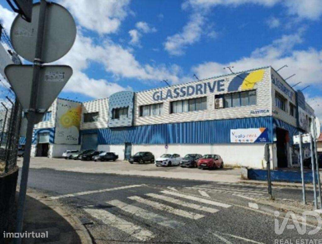 Hangar T3 em Alverca do Ribatejo e Sobralinho de 630,00 m2 - Grande imagem: 4/21