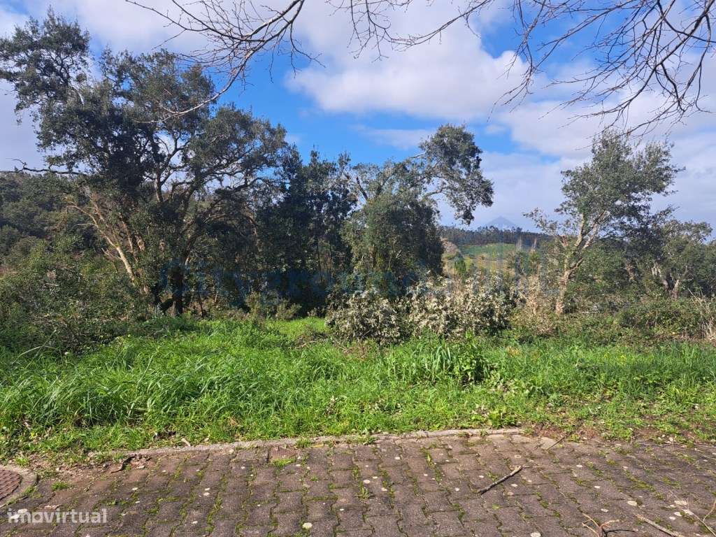 Terreno de 562m2 urbano em Barreira, Leiria - Grande imagem: 2/9