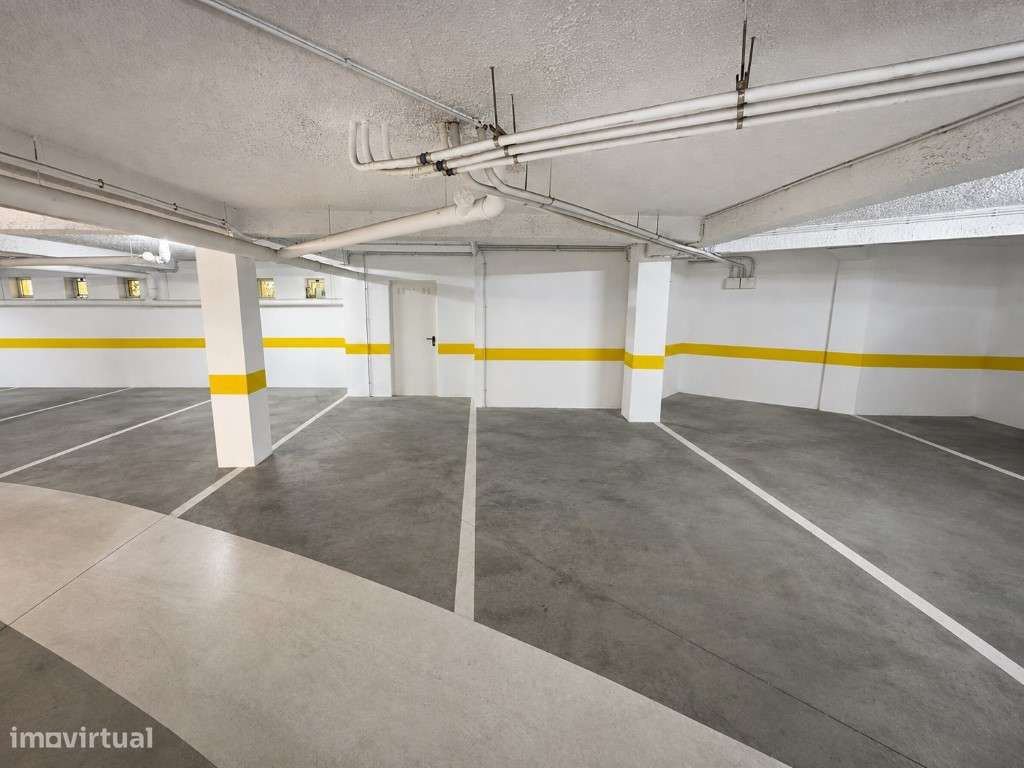 T2 na Quinta da Beloura | 2 Suítes | Garagem | Piscina | Elevador-37