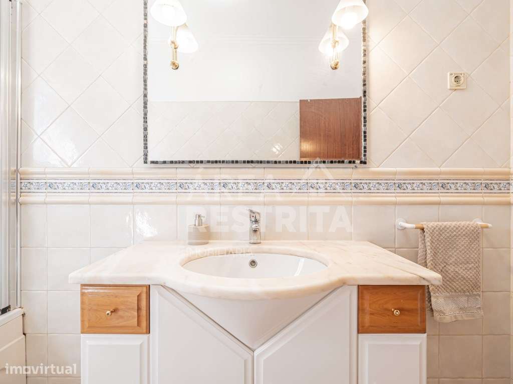 Moradia Geminada T3 com Garagem, Excelentes Áreas e Localização Pri...-29