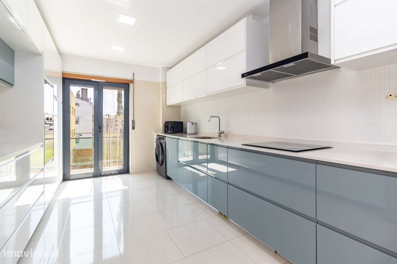 Moderno apartamento T3 com parqueamento e arrecadação-12