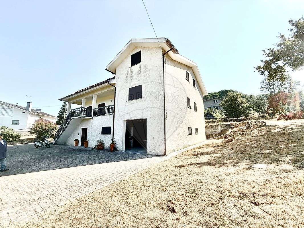 Moradia T5 para venda - Grande imagem: 2/39