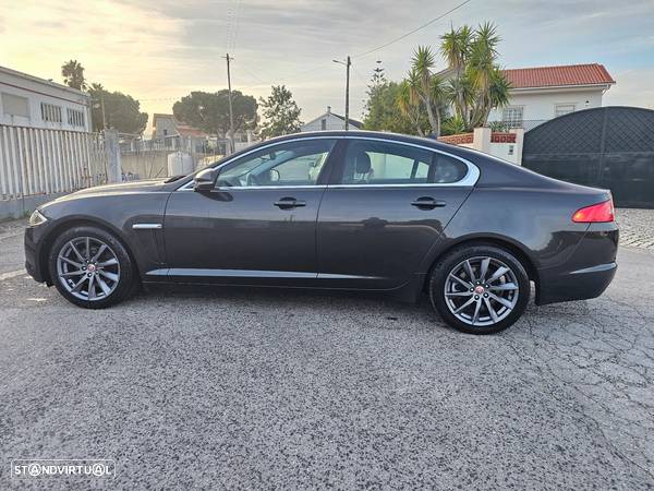 Jaguar XF 2.2 D Premium Luxury - 11