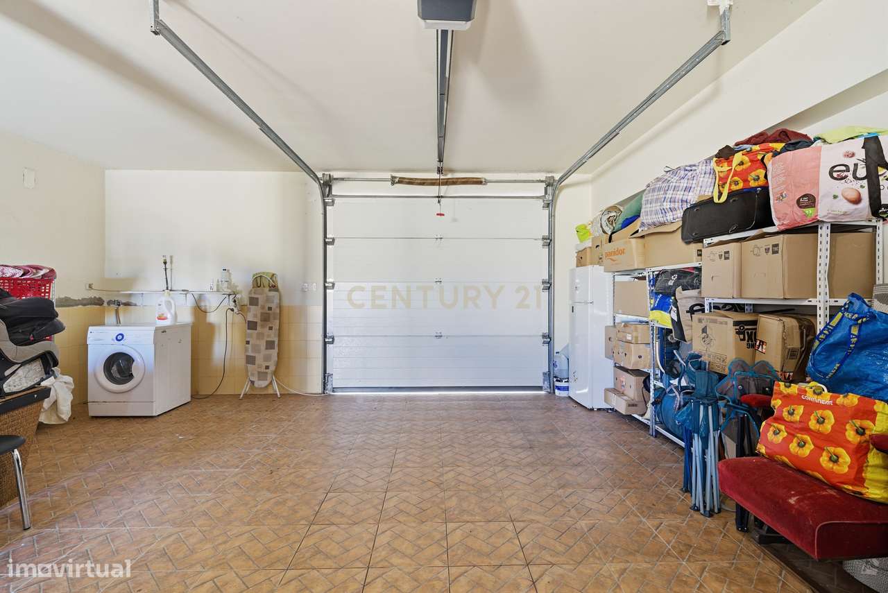 Moradia T3 com piscina e vista campo em Localização Privilegiada-35