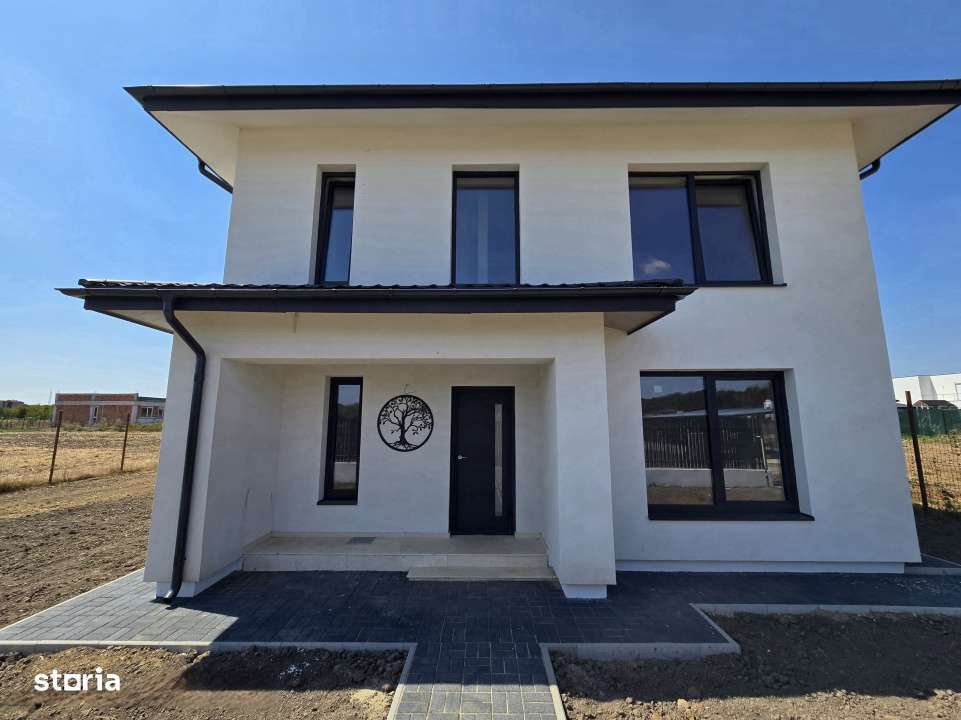 Casa langa padure cu curte generoasa 704 mp - Imagine principală: 1/10