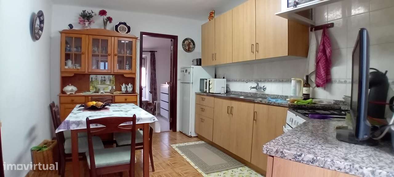 Moradia T1+1 com logradouro em Nossa Senhora da Glória-9