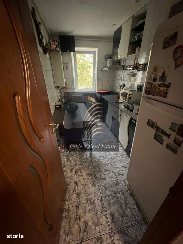 De vânzare –  EXCLUSIVITATE! Apartament 3 camere, semi confort I,-4