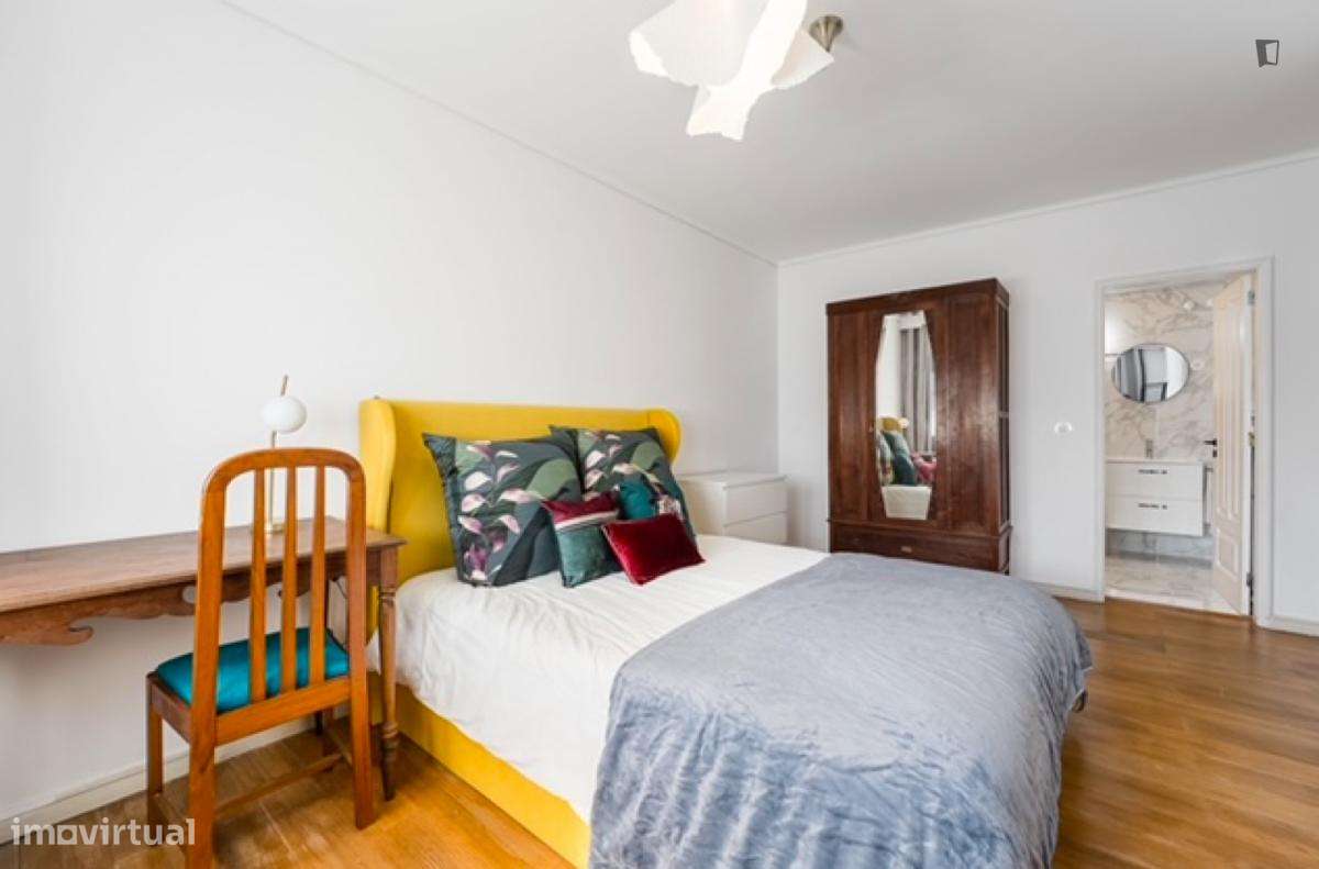 Quarto - localizado em Vila nova de gaia - Grande imagem: 3/10