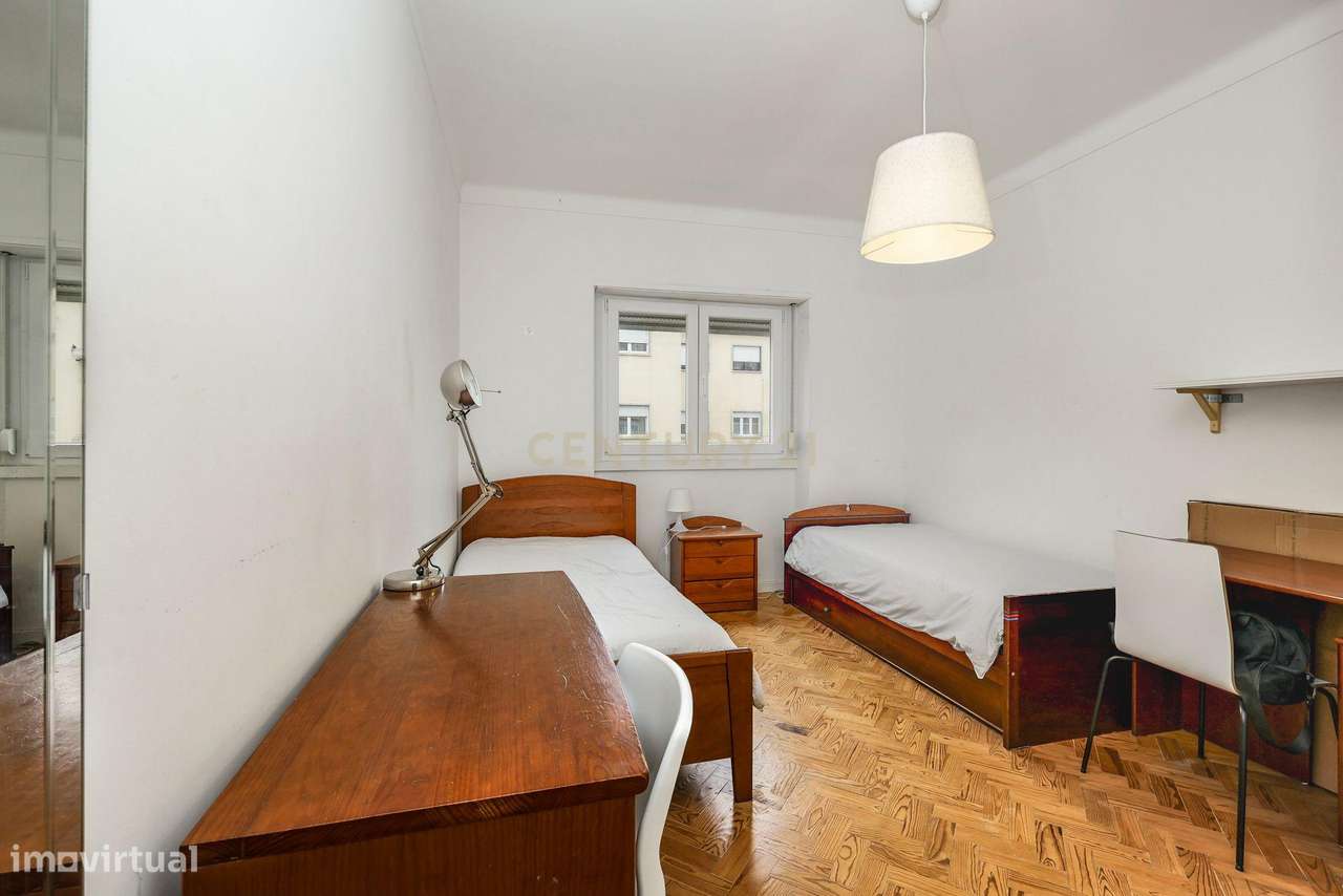 Apartamento T3 Luminoso com Logradouro-7