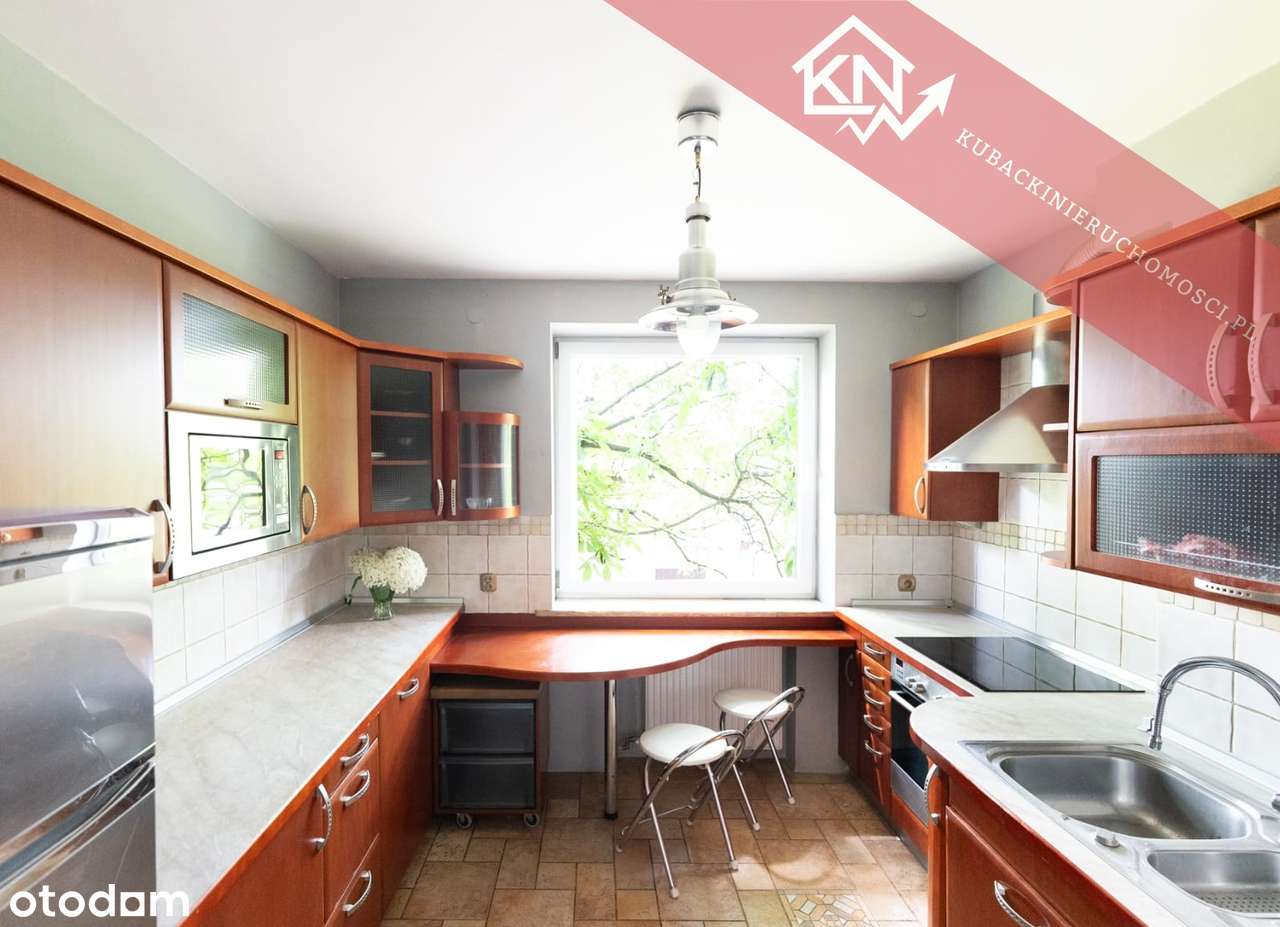 Przestronny dom w ponadczasowym stylu lub 2 oddzielne mieszkania-10