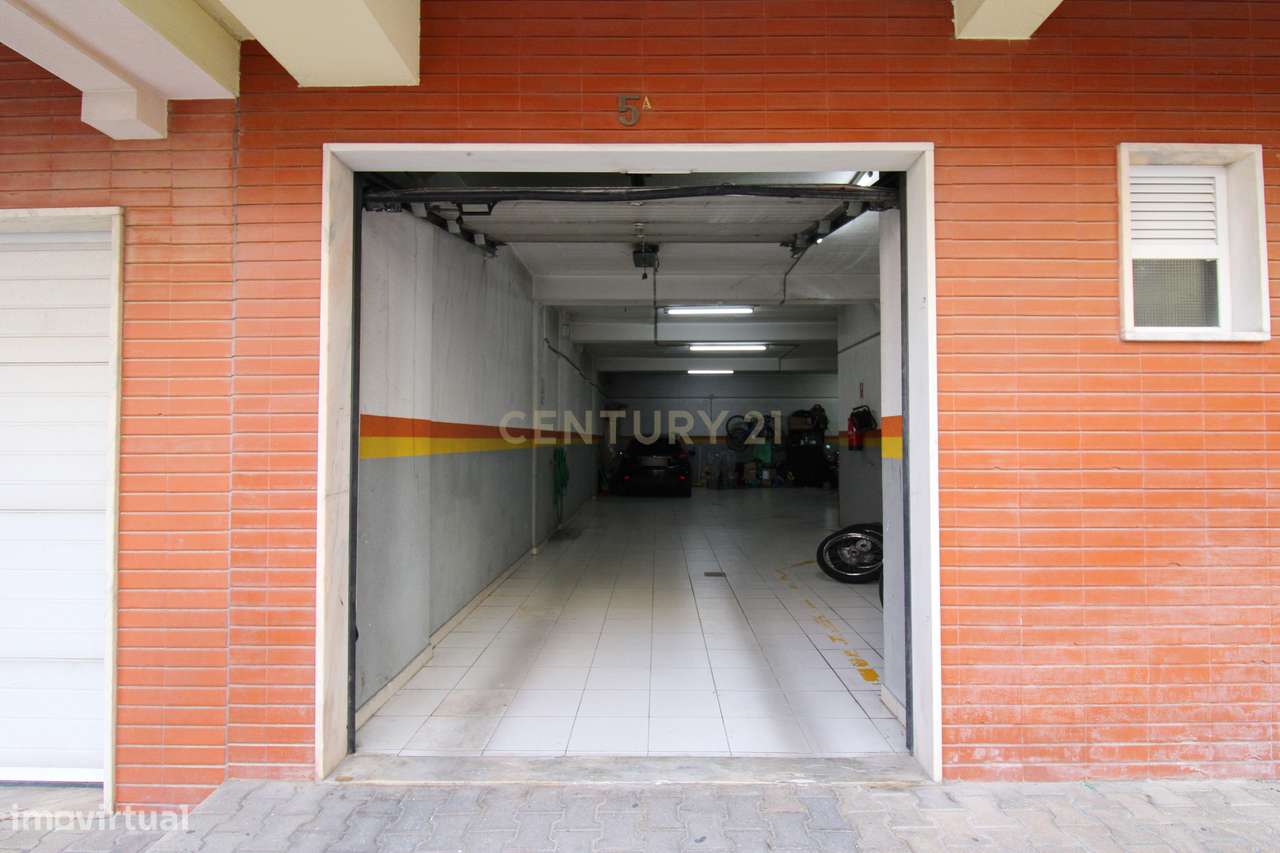 Apartamento T3 em  Santa Marta Do Pinhal com Parqueamento e Arrecadaçã-23