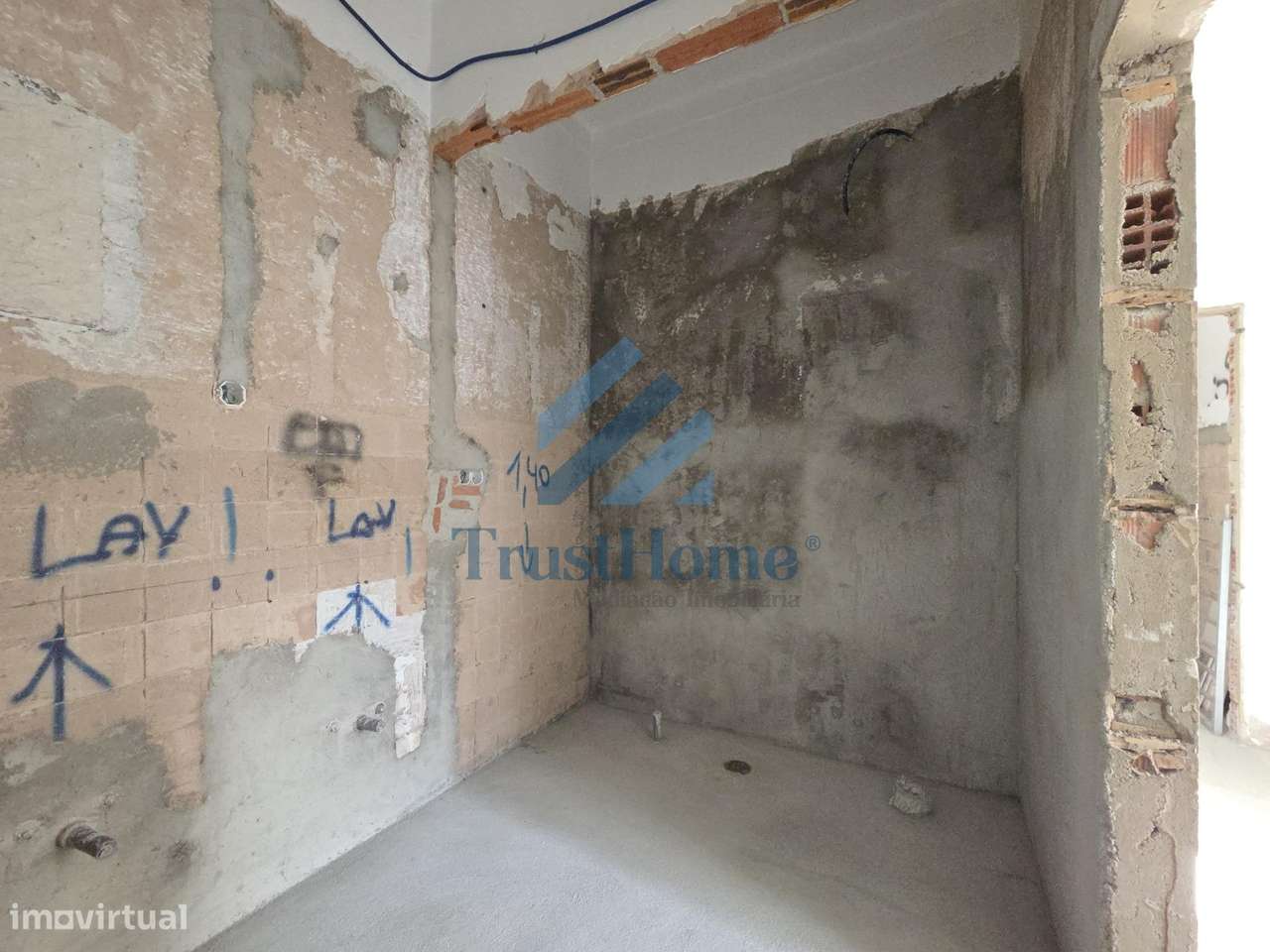 V4 para remodelação em São João da Ribeira a 13 Km de Rio Maior-31