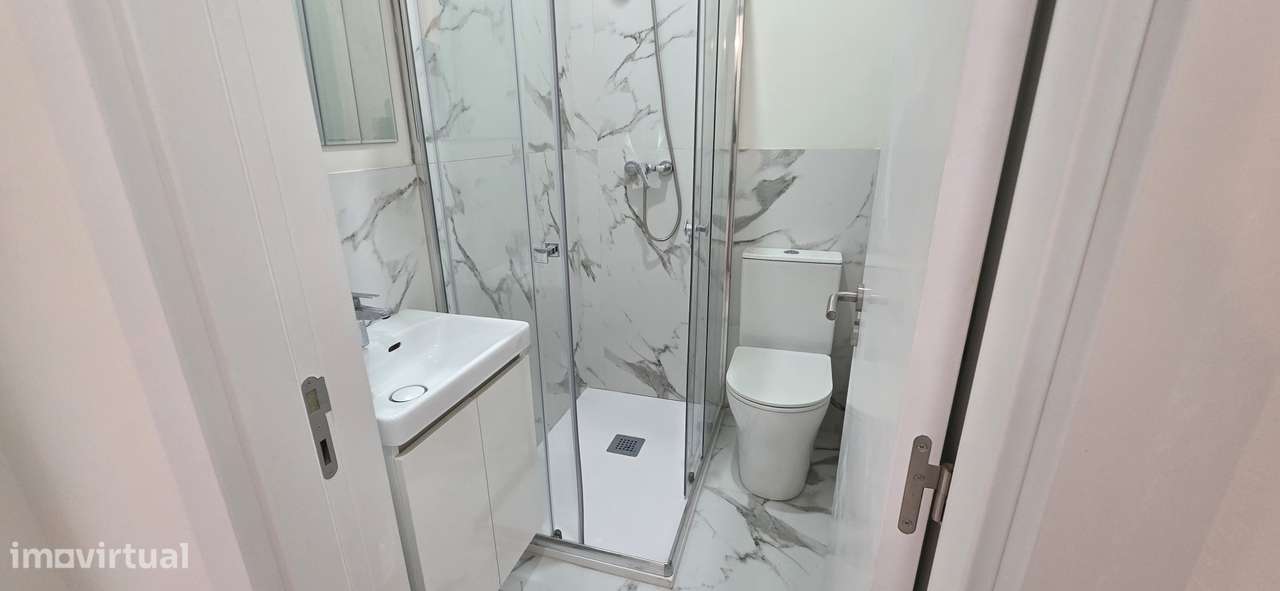 Apartamento T2 Remodelado em Lisboa - Oportunidade Imperdível!-5