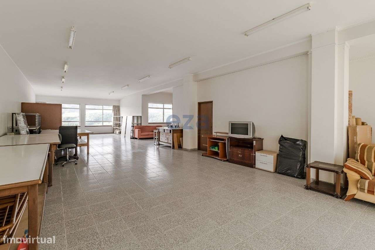 Loja, 169 m², Candoso São Tiago e Mascotelos-5