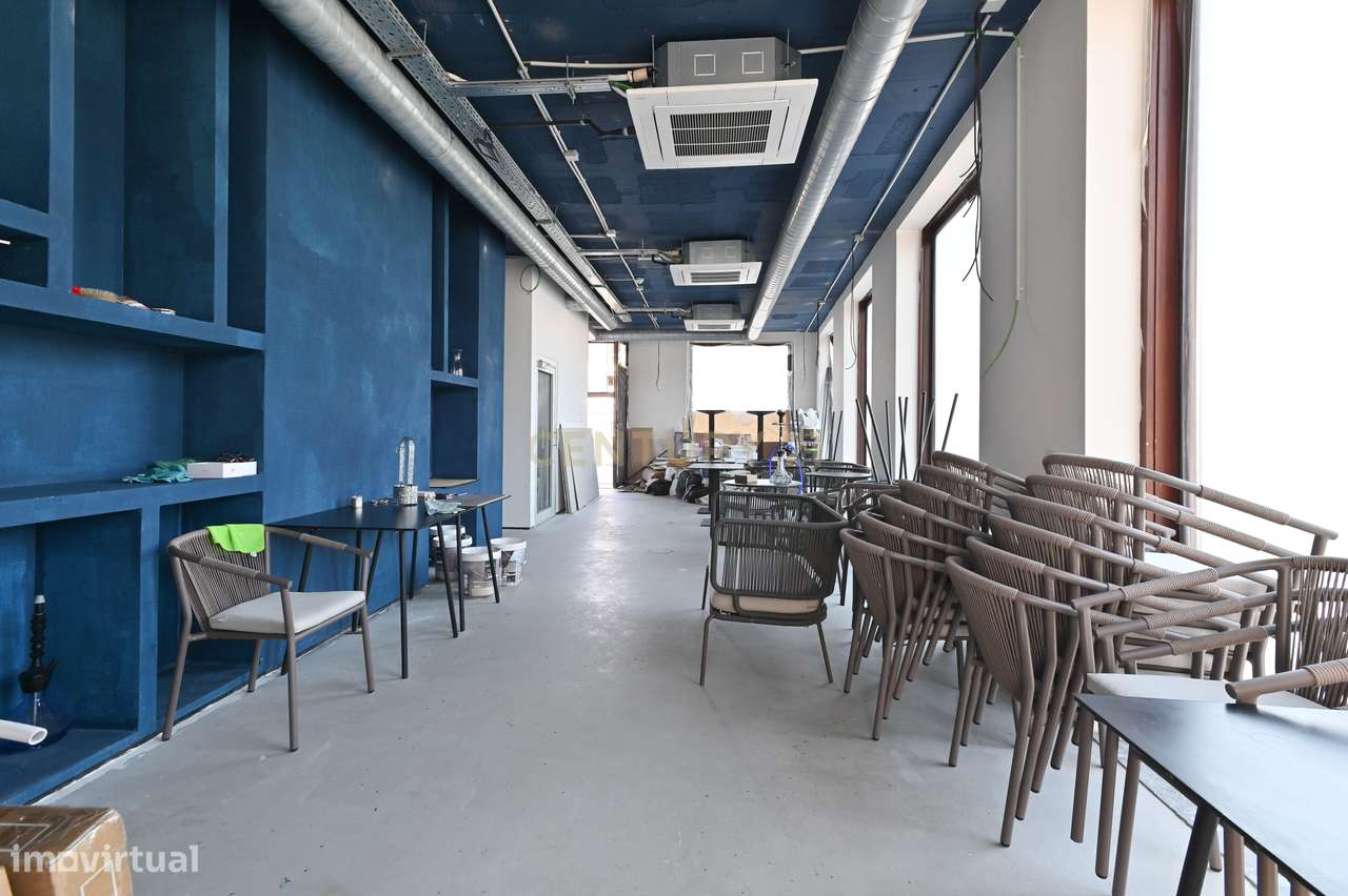 Trespasse de Restaurante (270 m2 + 2 esplanadas + 9 lugares de estacio-28