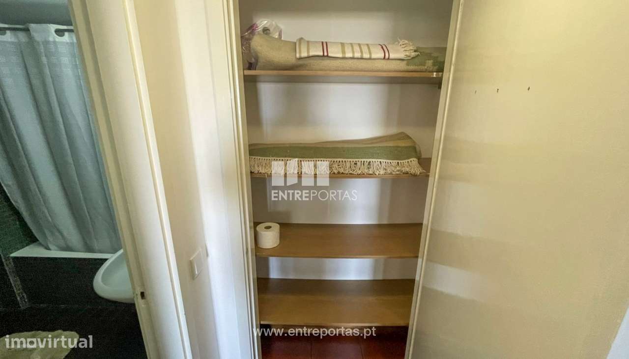 Venda de Apartamento T2 com vista mar, em frente à praia, Póvoa de V - Grande imagem: 5/8