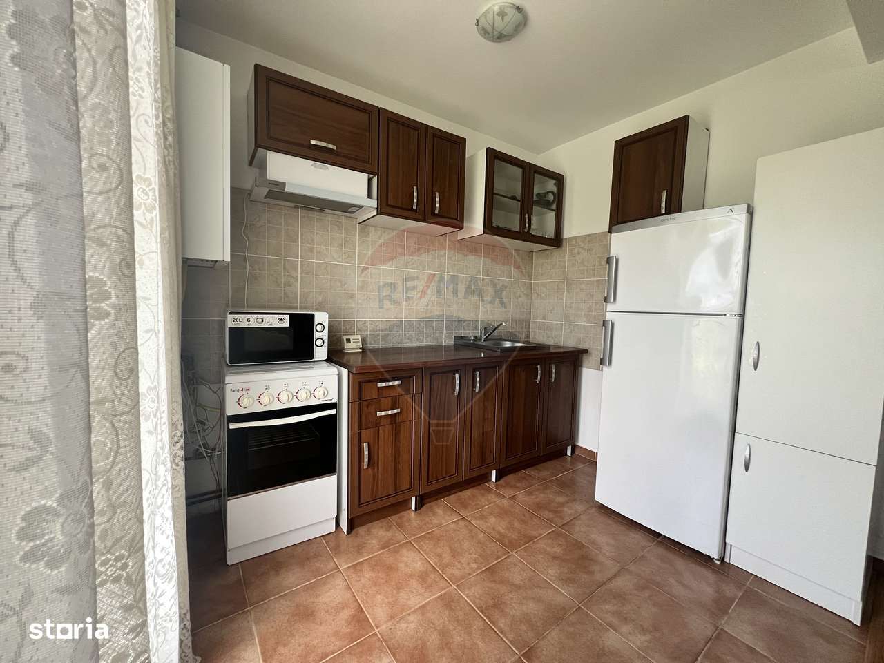 Casă / Vilă cu 3 camere de vânzare-15