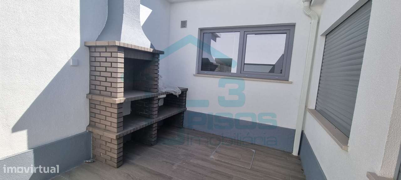 Moradia V4+1 com piscina - Costa da Caparica - Almada-15