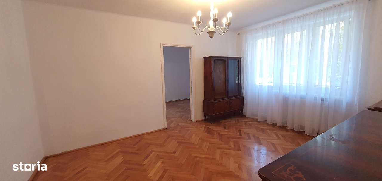 Vand apartament de 3 camere,etaj 1,zona Calea Dumbravii -Dioda-1