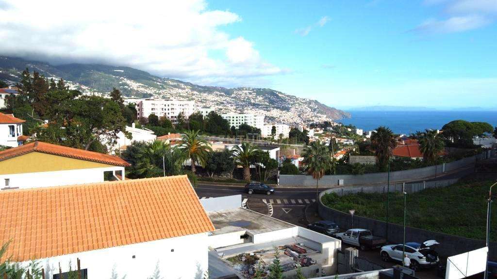 Moradia Nova em Funchal com Vista e Luxo por 610.000€ - Grande imagem: 2/16