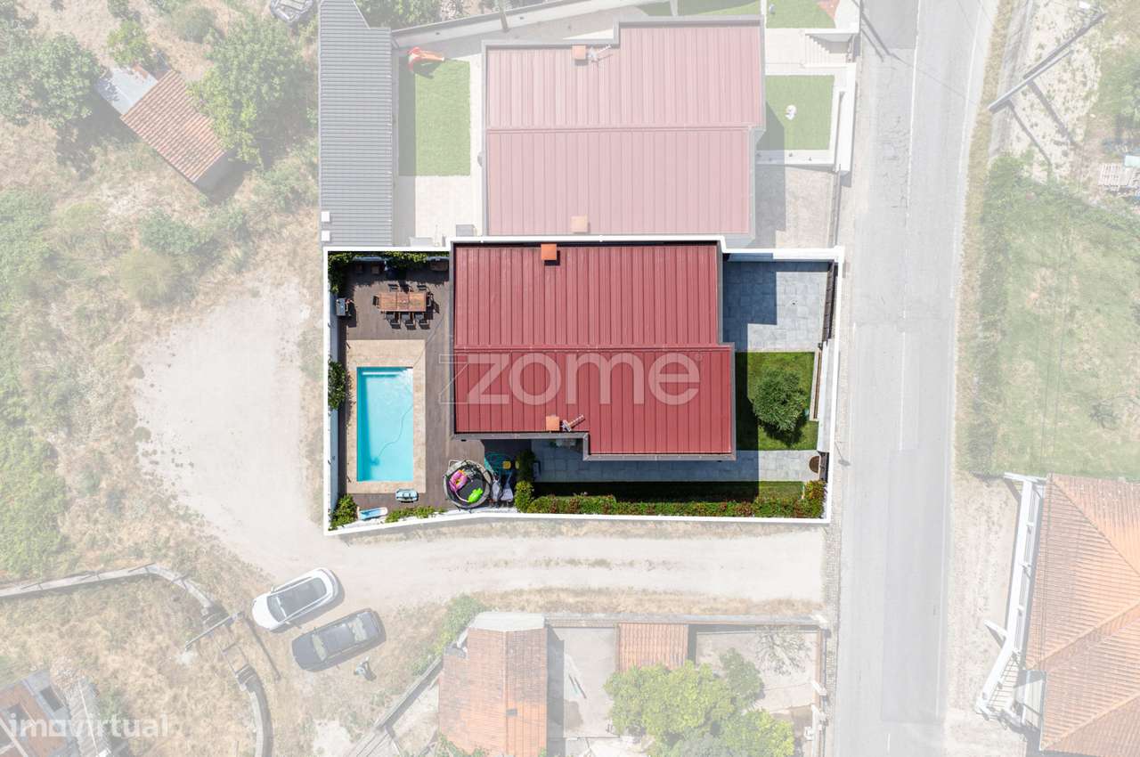 Moradia T5 de 2022 com piscina a 10 minutos do centro de Amarante - Grande imagem: 2/43