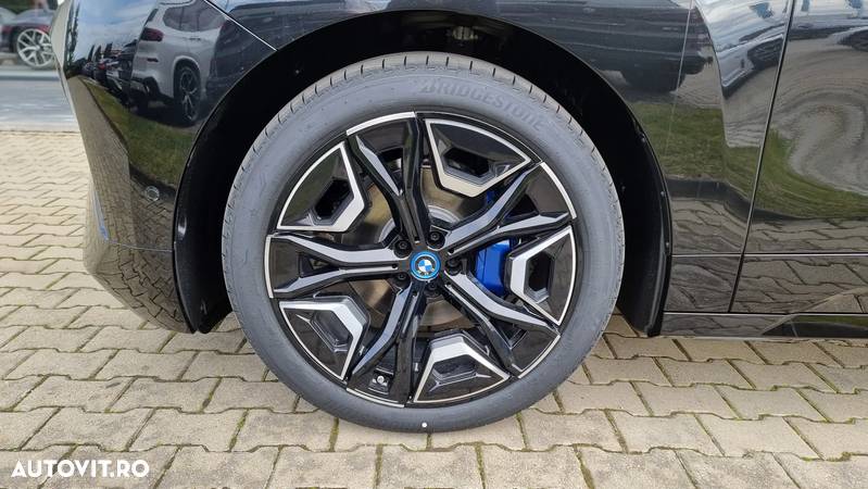 BMW iX xDrive40 - 6