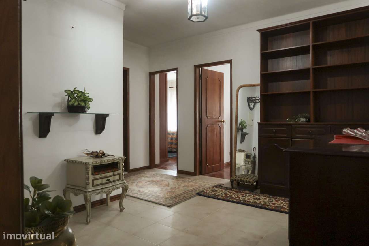 T3 150m² no Centro de Fátima | Potencial T4 | Av. Beato Nuno - Grande imagem: 5/13