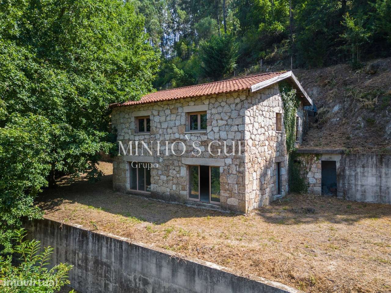 Moradia Rústica V3 (250m2) c/ vista rio - Caniçada, Gerês-11