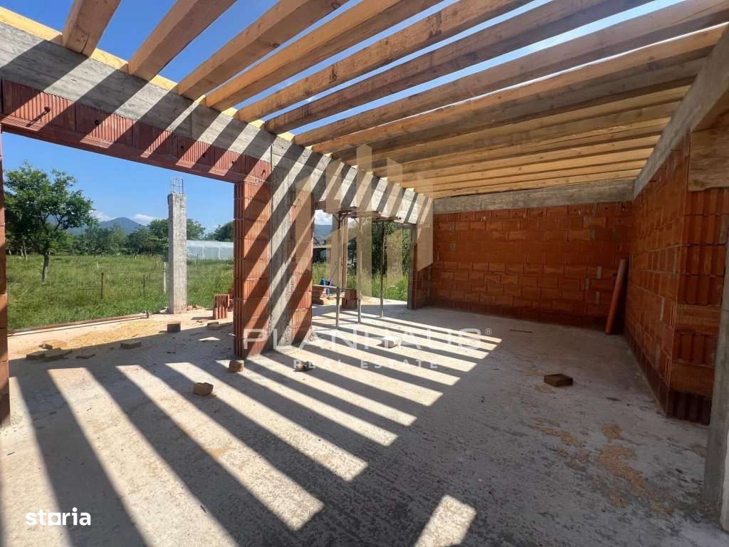 Case individuale Satu Nou de Sus , la rosu / semifinisate , 500 - 700 - Imagine principală: 5/20