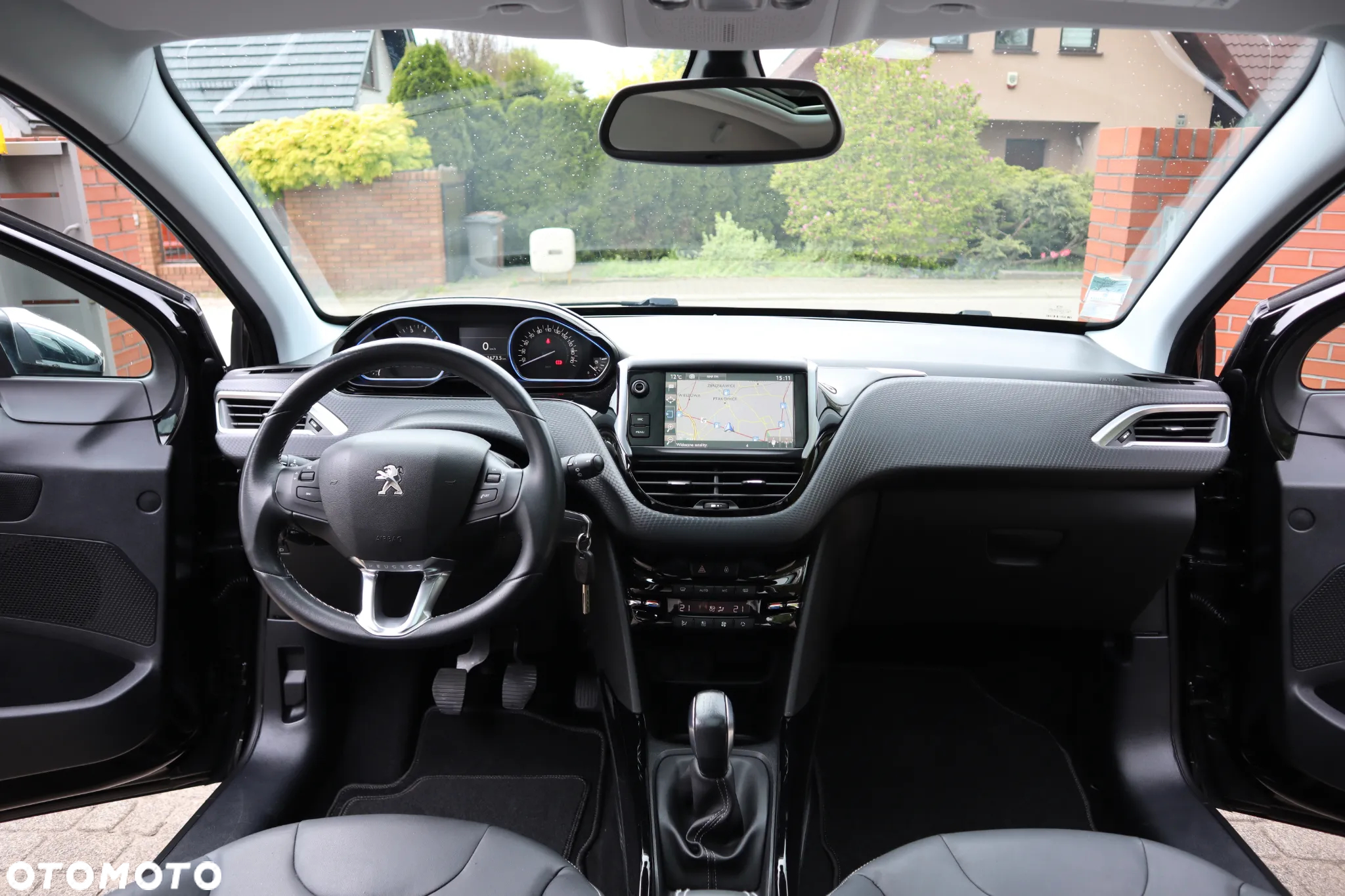 Peugeot 2008 1.2 Pure Tech Allure S&S - 11