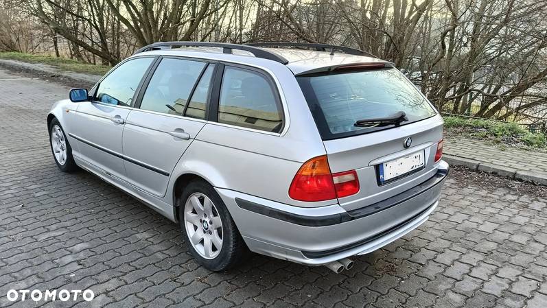 BMW Seria 3 320i - 1