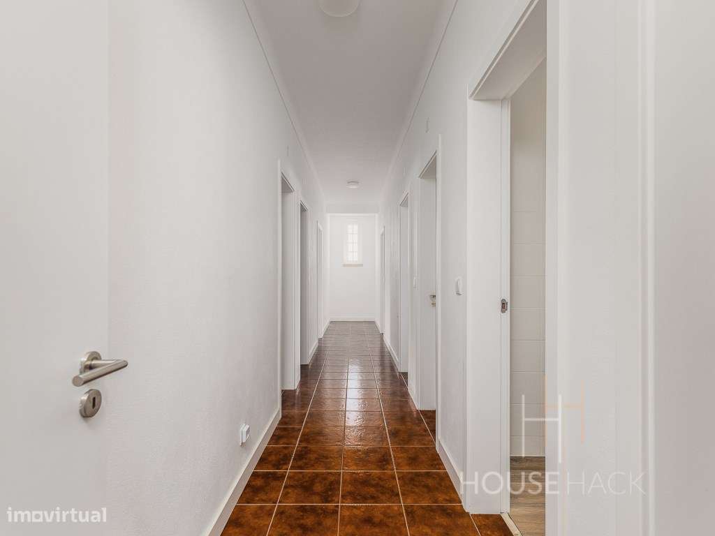 Moradia com piscina junto à Barragem de Castelo de Bode-19