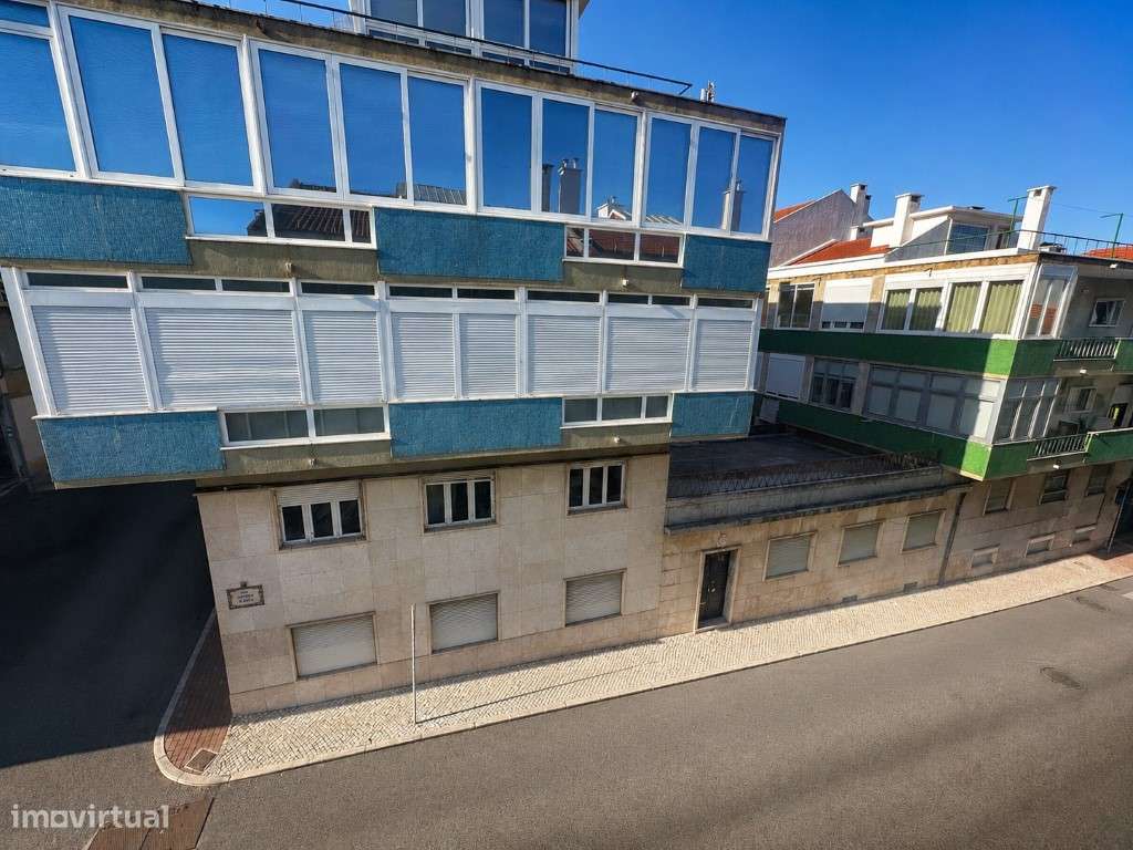 T2 Duplex com Suite e Varandas | Algés-21