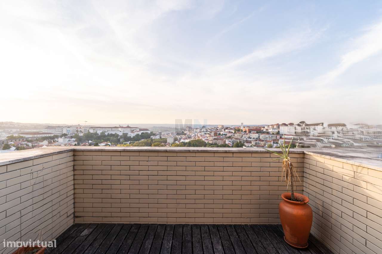 T4 Duplex com vistas panorâmicas zona de Celas-24