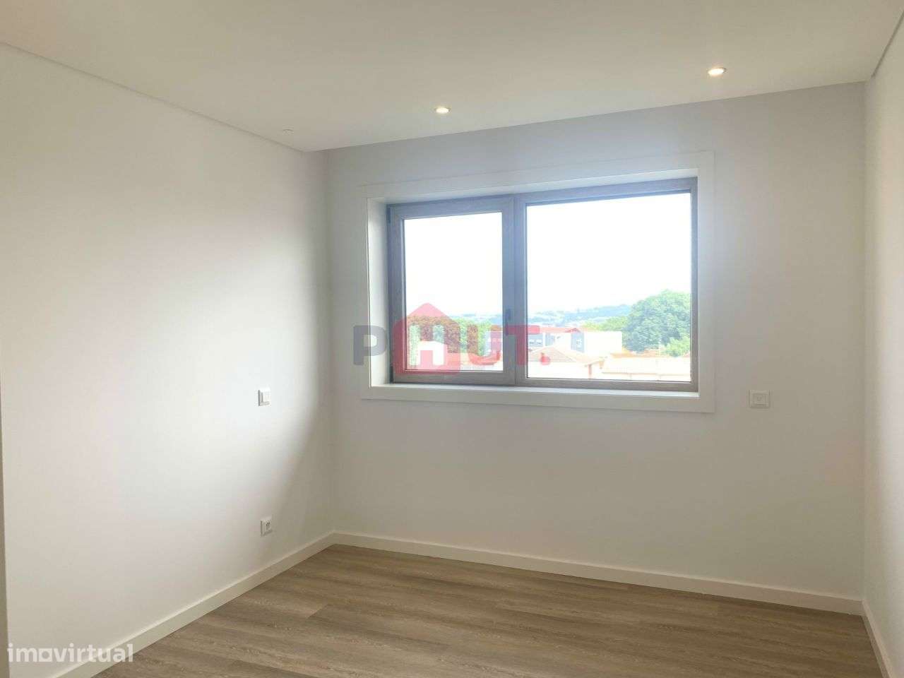 Apartamento T3 - Lousada-Centro-23