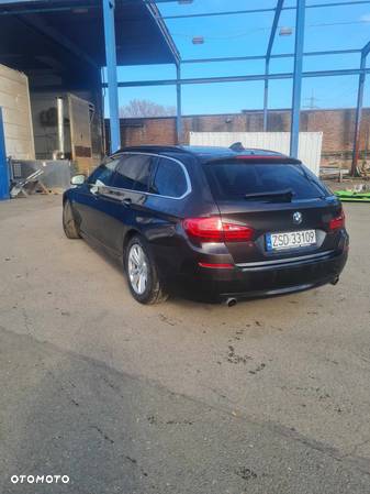 BMW Seria 5 535d Touring Luxury Line - 13