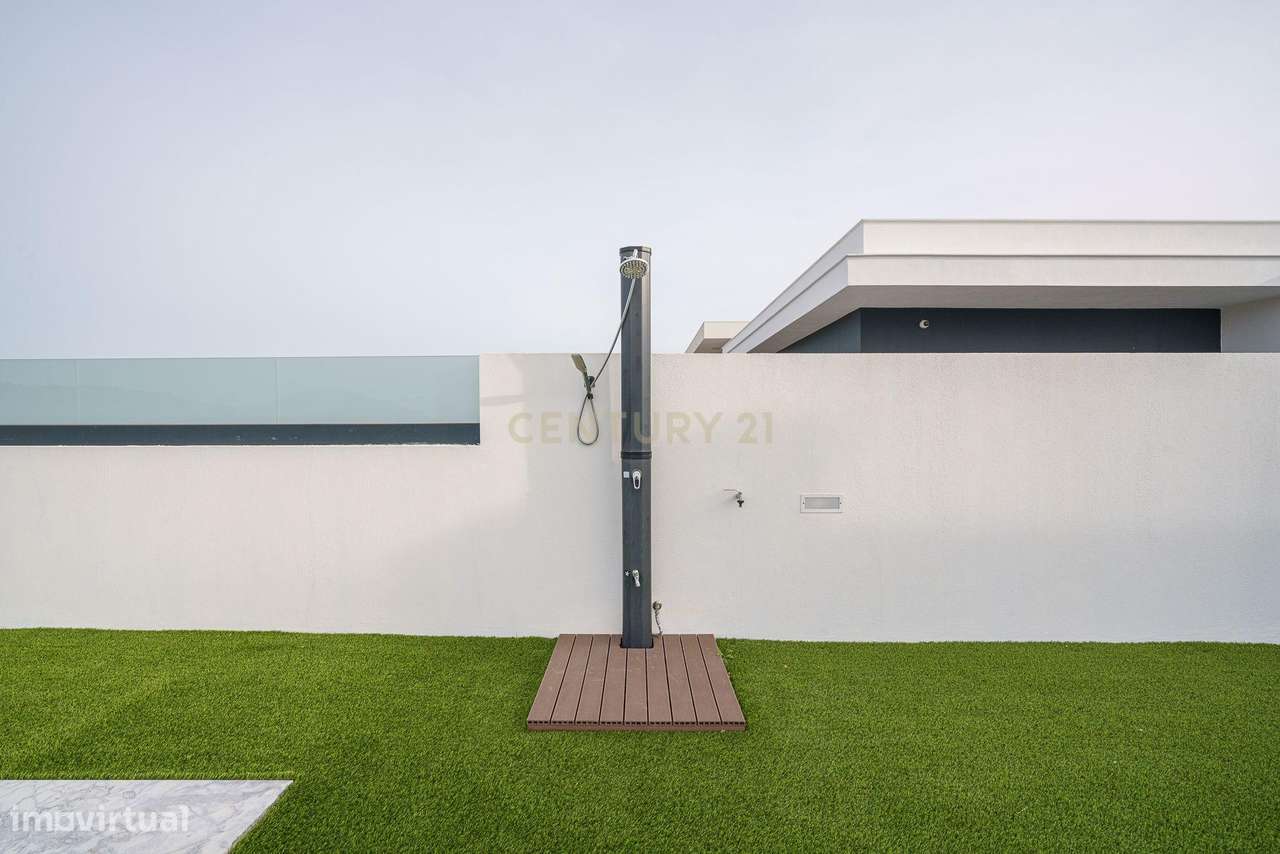 Moradia T3 Térrea a estrear com piscina e vista Serra-Setúbal - Grande imagem: 4/41