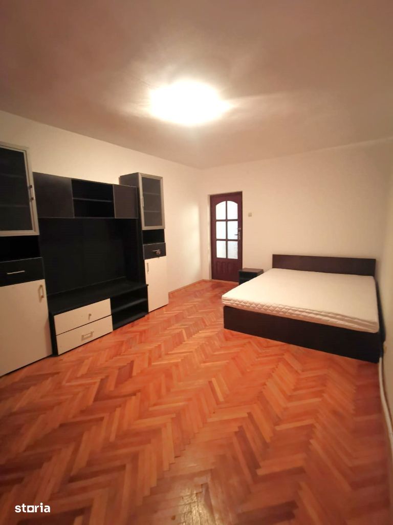 Apartament 3 camere Alexandru cel Bun