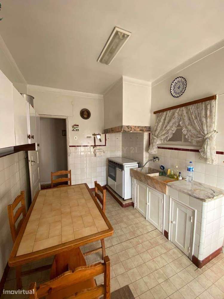 Apartamento T2 Usado Lavradio com 85m² e Boa Localização - Grande imagem: 2/12